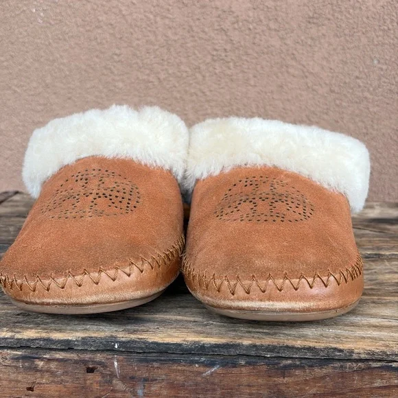 Tory Burch Cozy Tan Suede Slippers with Cream Fur Lining - Picture 2 of 8